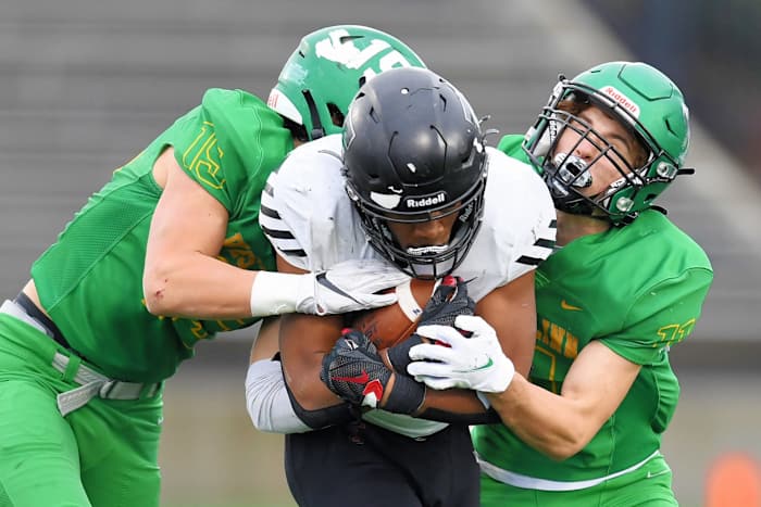 Tualatin.West-Linn.6A-football-semifinal.Leon-Neuschwander.80